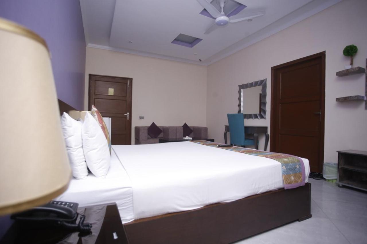 Al Burhan Express Hotel Lahore Exterior photo