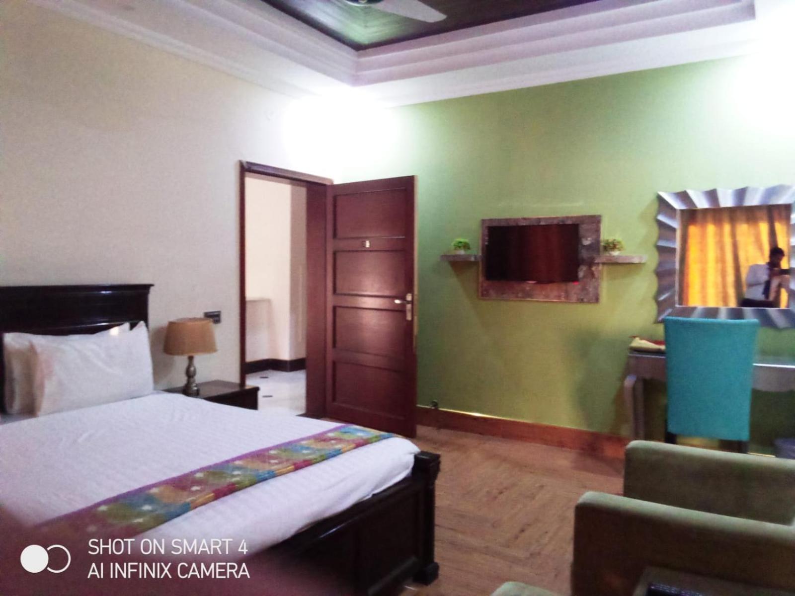 Al Burhan Express Hotel Lahore Exterior photo